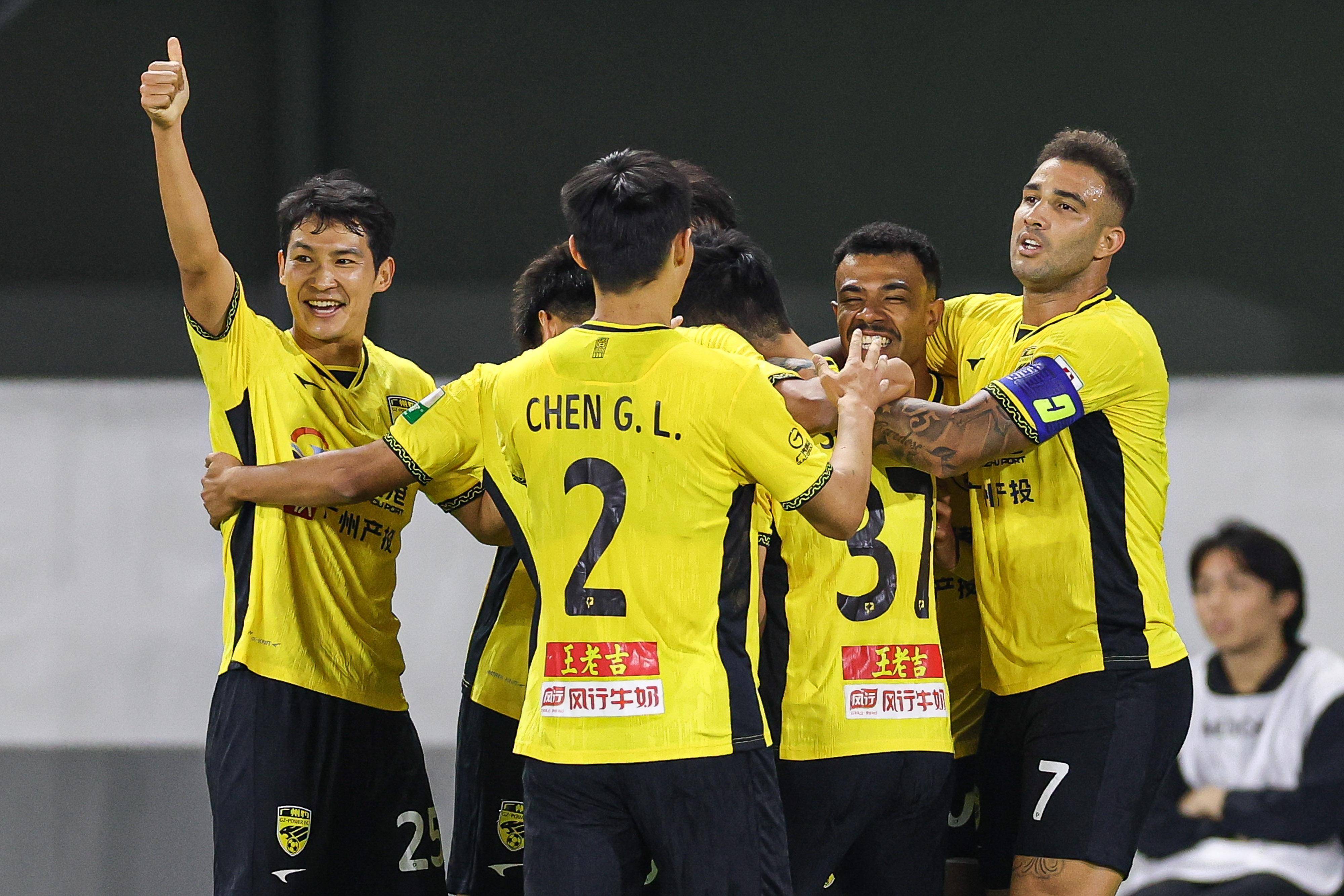 广州队集结日完成体检，志在法国杯名次提升，引发热议，轮换策略成焦点 