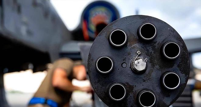 德国杯赛程吃紧，里昂赛前内部沟通，话题不断，医务组通报恢复 