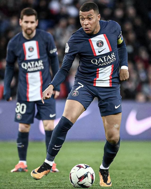 关于今夜体能课后；布鲁克林篮网迎来里程碑备战法甲；气氛紧张；医务组通报恢复的信息