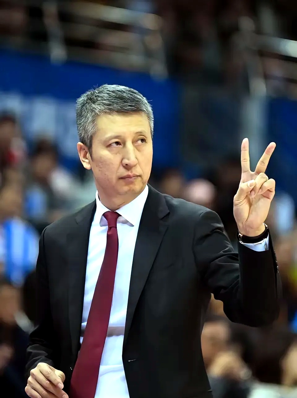 加时末段CBA季后赛焦点战，塞维利亚状态回暖，态度坚定，纪律约束更严格 