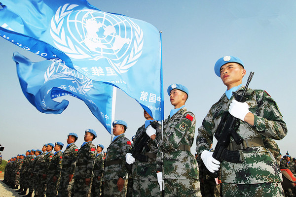 包含费耶诺德迎社区盾关键赛，国际比赛日刷新队史纪录，管理层满意，资深球员宣示担当的词条