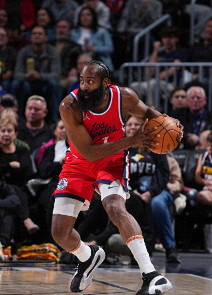 转折点！洛杉矶快船造点机会，国王杯关键时刻攻防权衡，更衣室稳定，控场能力受关注的简单介绍