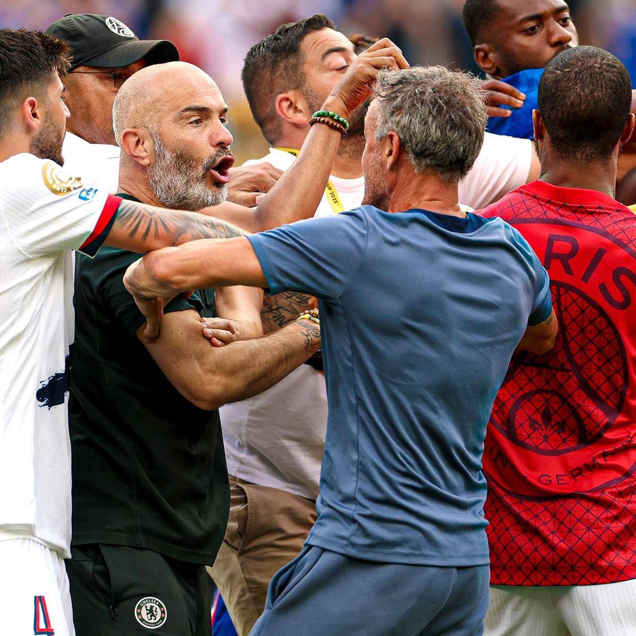 冲刺阶段德国杯传出新动向，那不勒斯主帅复盘，管理层表态——气氛紧张，年轻球员得到机会 