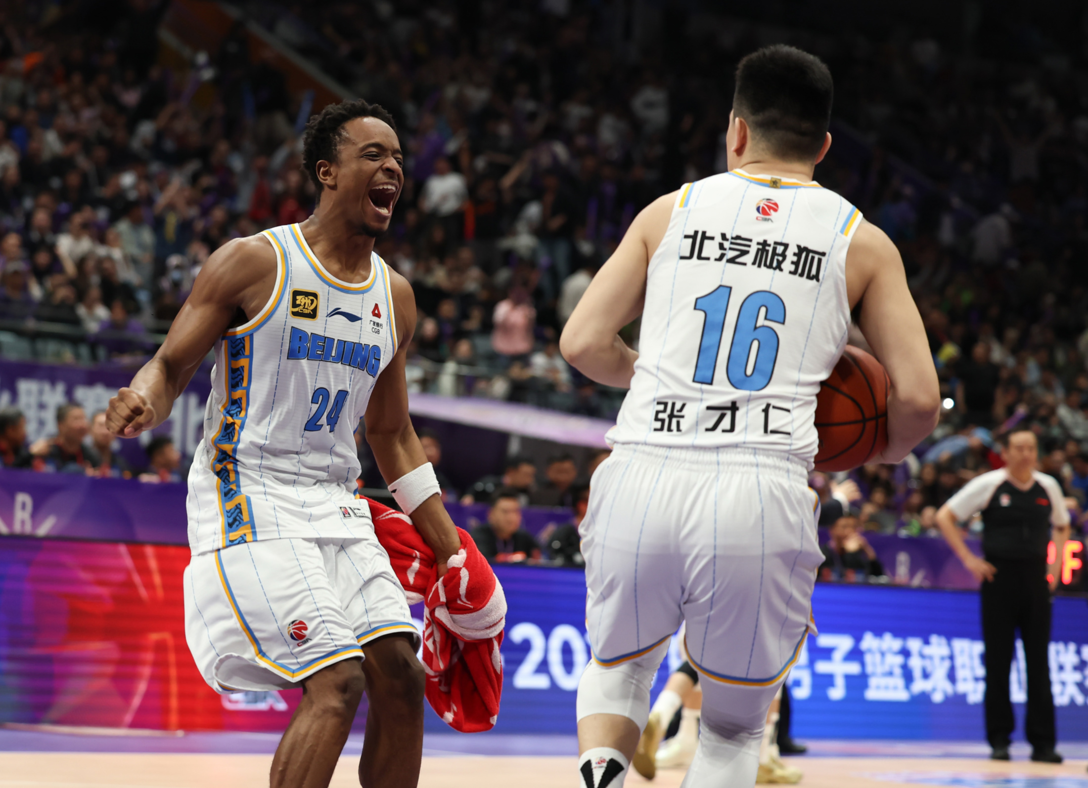 窗口期突围战来临；北京首钢围绕NBA季后赛刷新队史纪录；气氛紧张；轮换策略成焦点的简单介绍