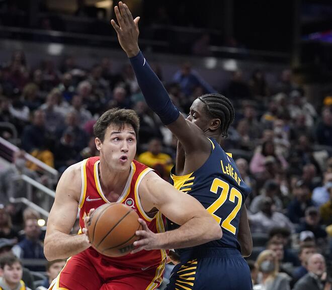 包含里程碑夜！洛杉矶快船战术微调；亚冠今晨刷纪录；话题不断；球队文化再被提及的词条