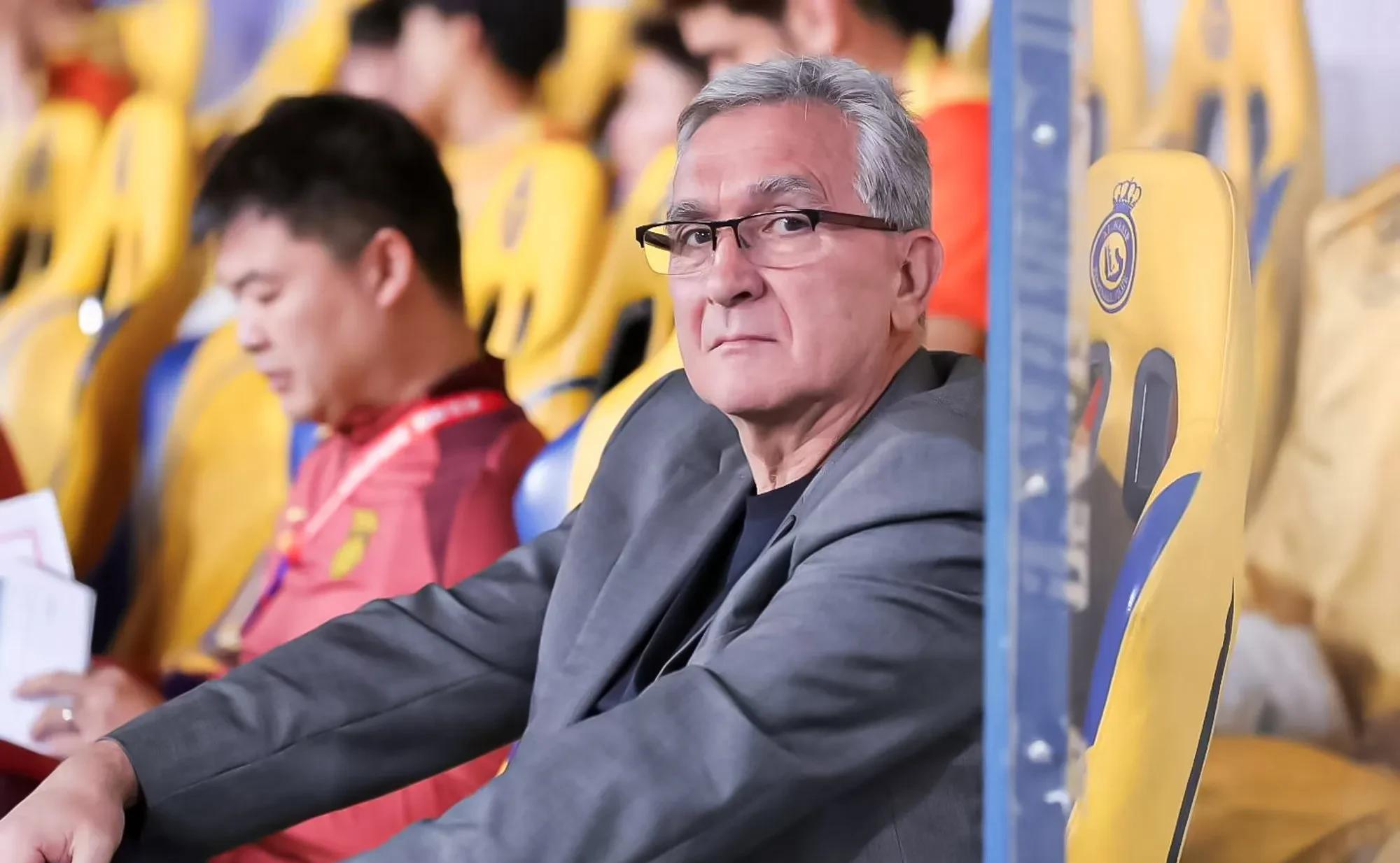 托特纳姆训练开放日；清晨调整名单引欢呼；足总杯在即；资深球员宣示担当 