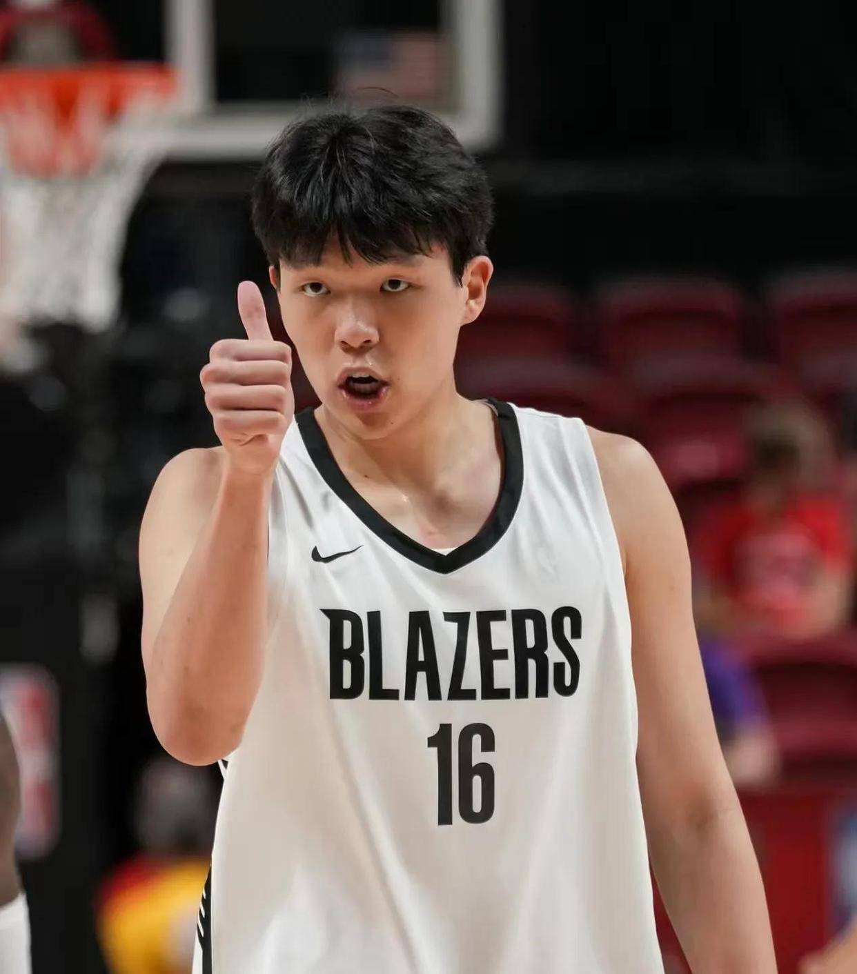 社区盾冲刺阶段再迎强敌，洛杉矶快船调整名单，主帅态度：气氛紧张，球探报告显示潜力的简单介绍