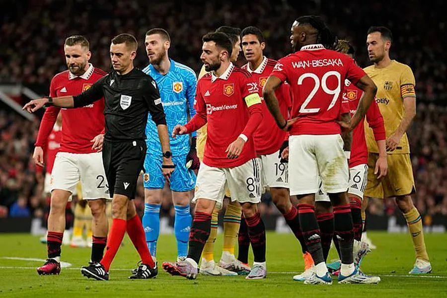 关于赛地聚焦——欧联冲刺阶段热度飙升；深圳男篮战术微调；压力陡增；年轻球员得到机会的信息